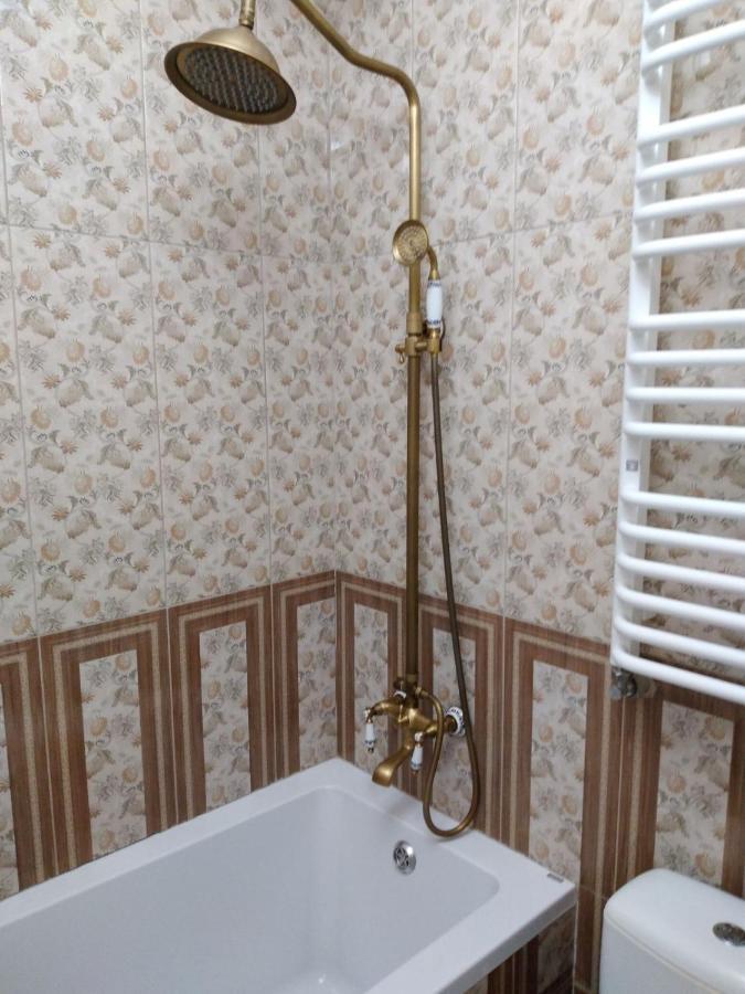 Апартаменти В Самому Центрі Почаева Ngoại thất bức ảnh