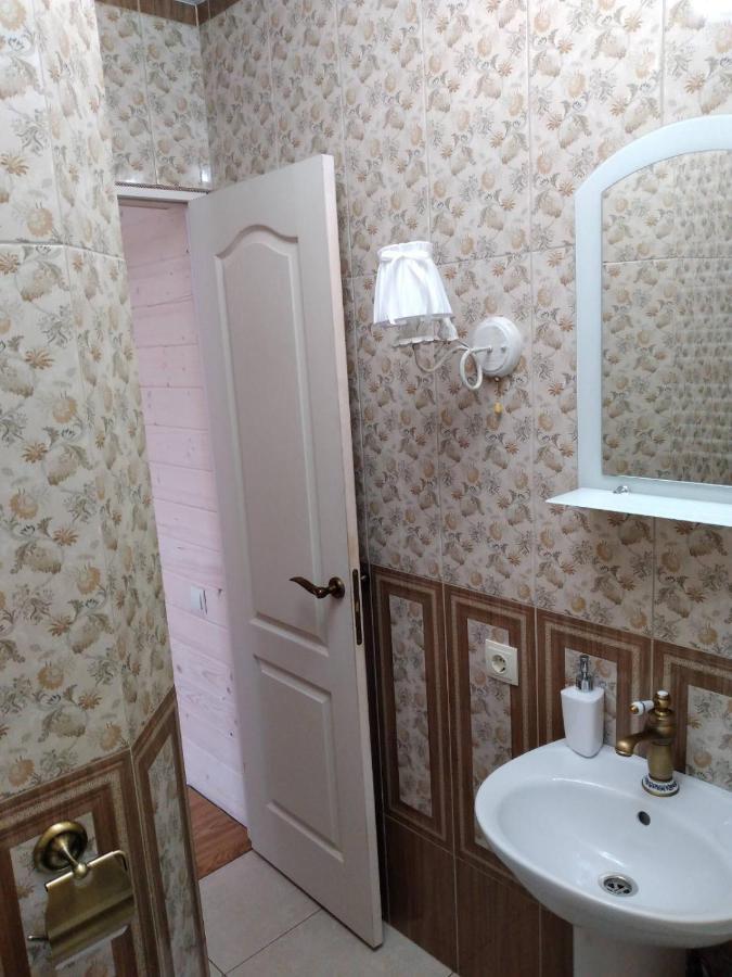 Апартаменти В Самому Центрі Почаева Ngoại thất bức ảnh